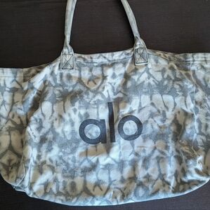 alo yoga tote
